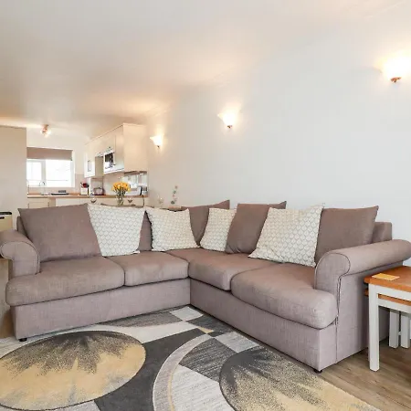 7 Europa Court Apartment